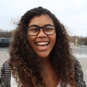 Meet your Posher, Adrienne